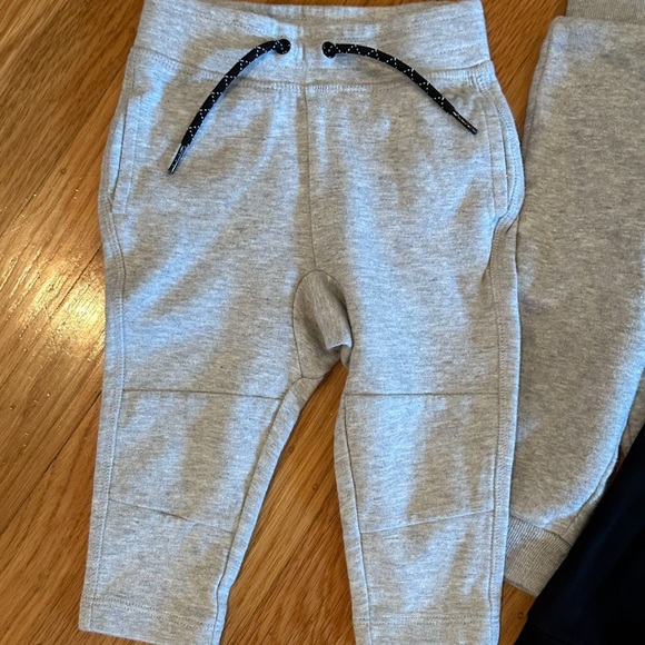 Baby gap joggers - Picture 2 of 4